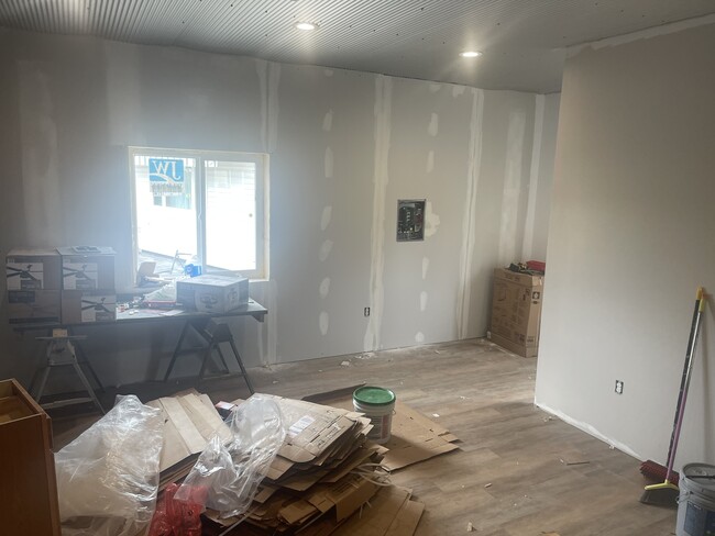 Building Photo - 7551 Riverside Dr