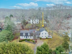 Building Photo - 8 Oak Tree Ln