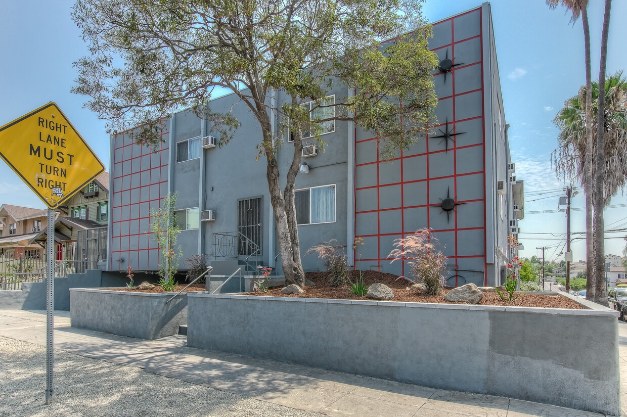 Primary Photo - 200 N Rampart Blvd