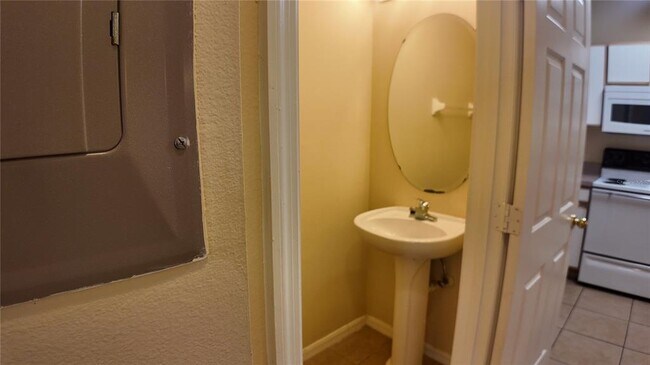 Building Photo - 1306 Denman Ct