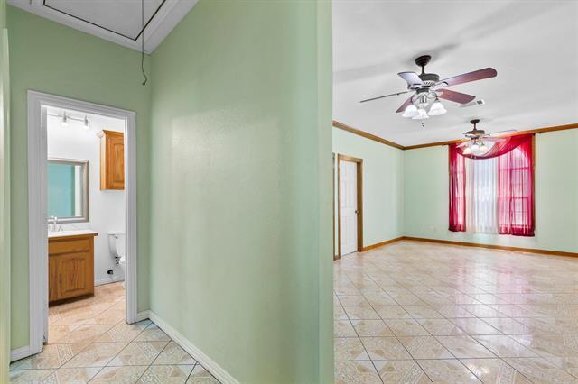 Building Photo - 908 E Belknap St