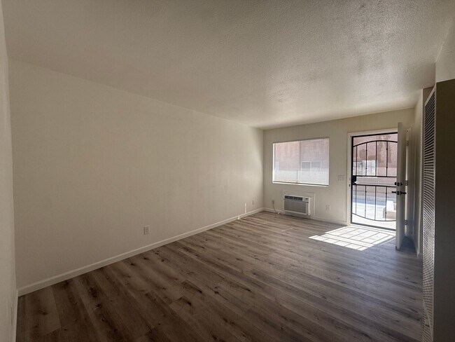 Foto del edificio - Palmdale 1 bedroom