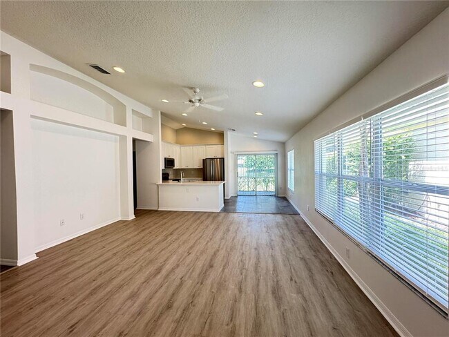 Foto del edificio - 23741 Coral Ridge Ln