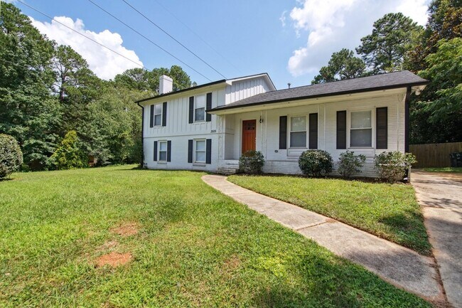 Foto del edificio - 4 Bedroom Single Family in Raleigh