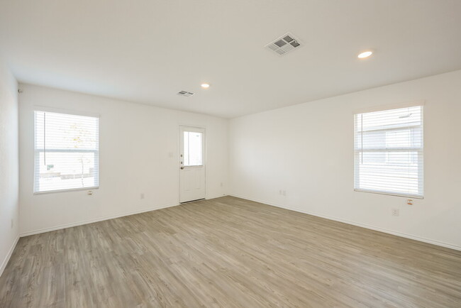 Building Photo - 5414 Elm Valley Dr