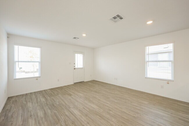 Foto del edificio - 5414 Elm Valley Dr