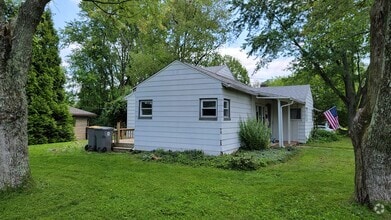 Building Photo - 401 E Dixie St