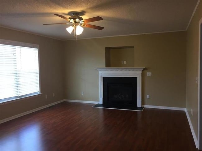 Building Photo - 5955 Brittans Dr