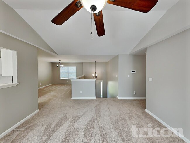 Building Photo - 295 Oak Meadows Dr