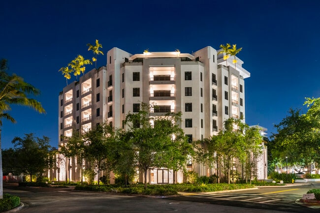 Exclusivos apartamentos de lujo de nueva construcción en el corazón de Coral Gables. - 701 Valencia