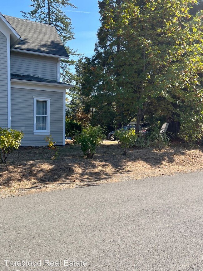 Foto del edificio - 4 br, 1 bath House - 325 S Pine St