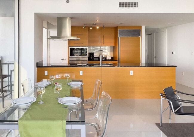 Building Photo - 485 Brickell Ave