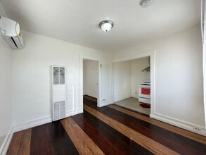 Building Photo - 2255 Linden Ave