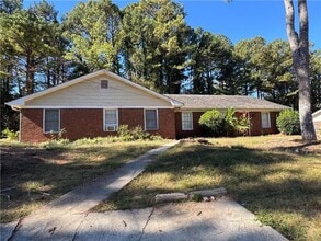 Building Photo - 452 Lexington Dr