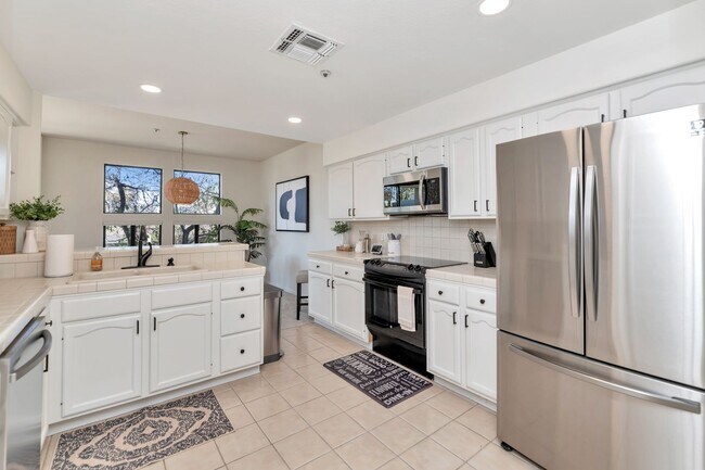 Building Photo - Rates Vary: $3,995 - $7,495