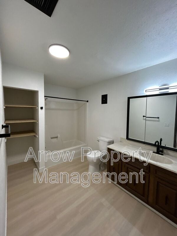Building Photo - 201 E Arbor Ave