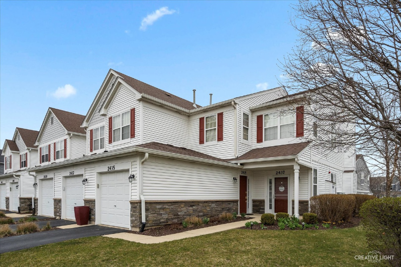 Primary Photo - 2437 Oneida Ln
