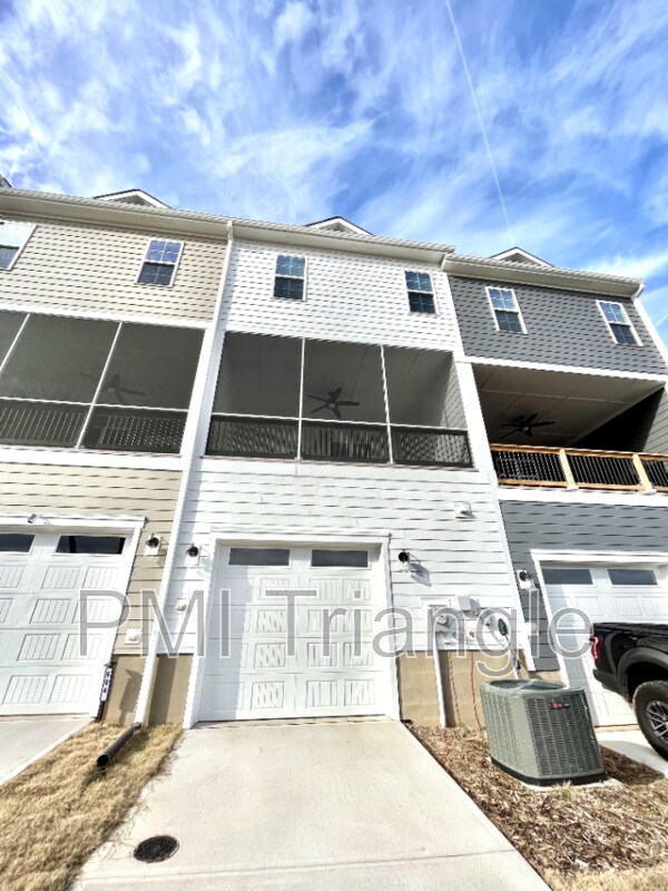 Building Photo - 606 Gtwy Xing Ln