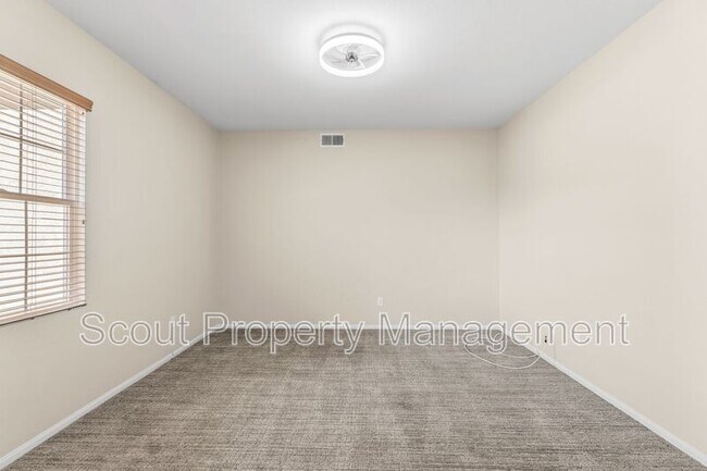 Foto del edificio - 34349 Lamborn St