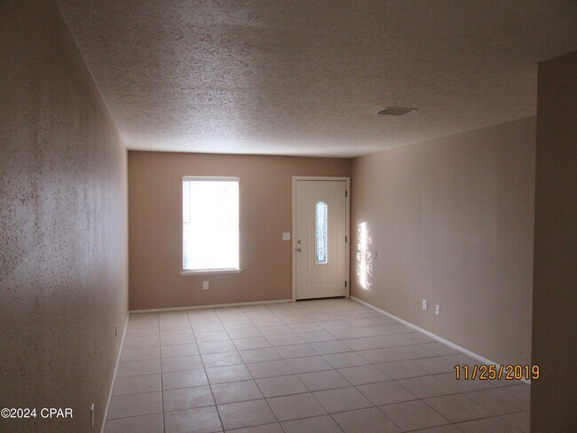 Foto del edificio - 1104 W 19th Ct