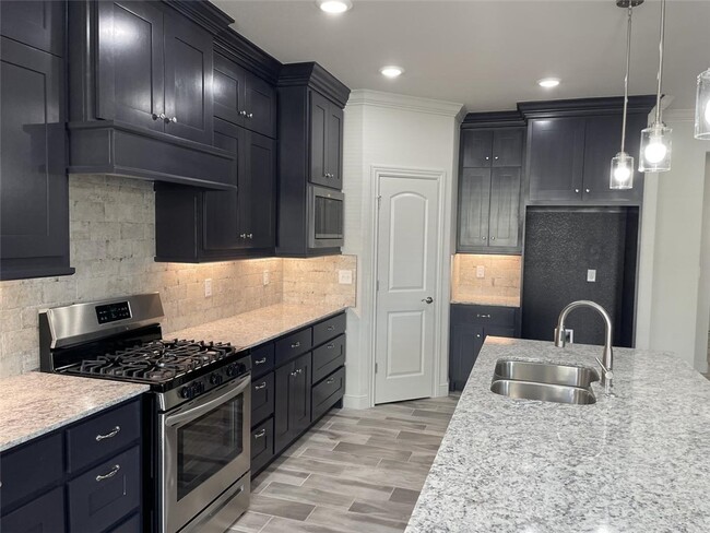 Building Photo - 204 Vicks Cir