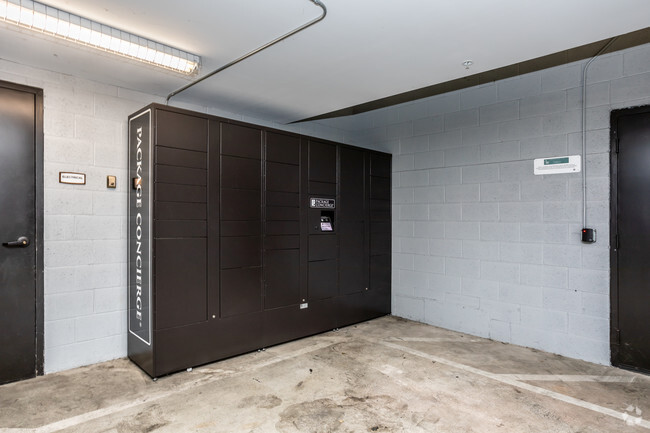 Parcel Lockers - Luxe Pasadena