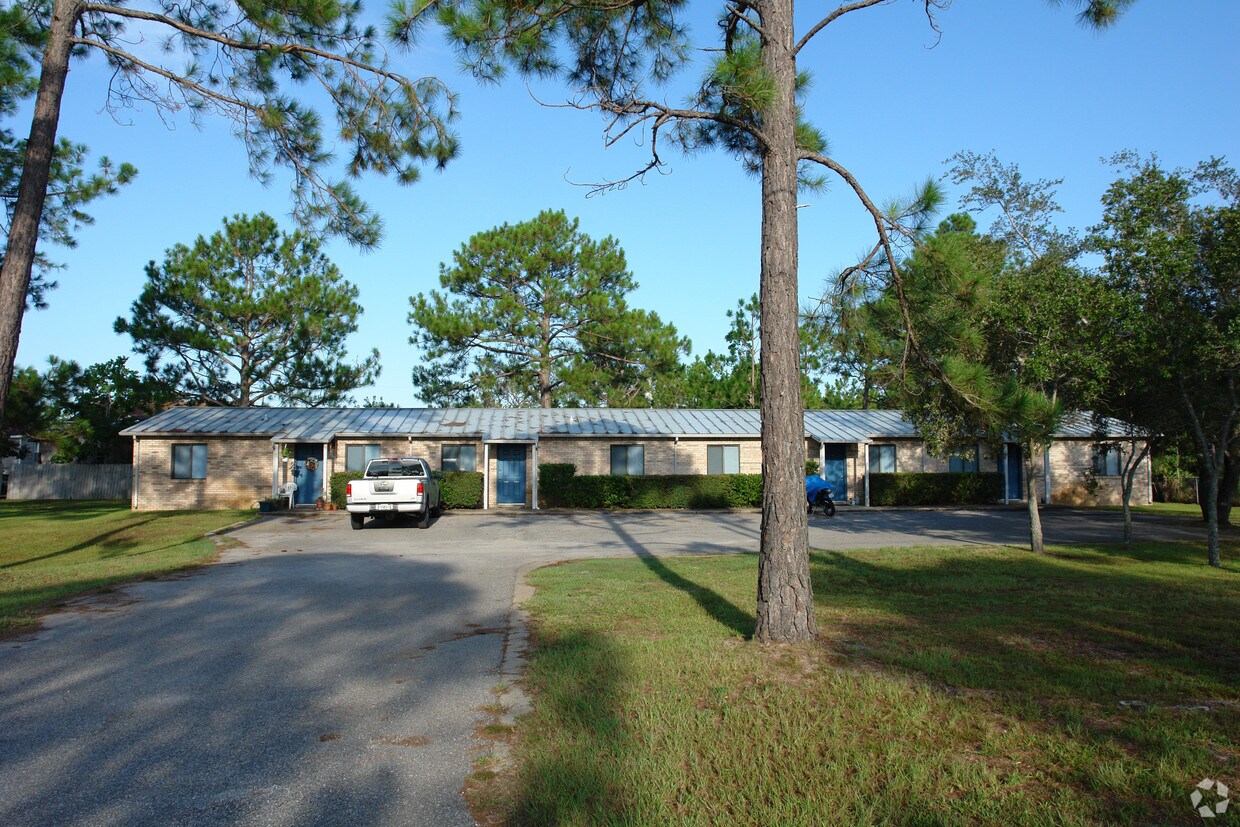 Primary Photo - 2171 Paloma St