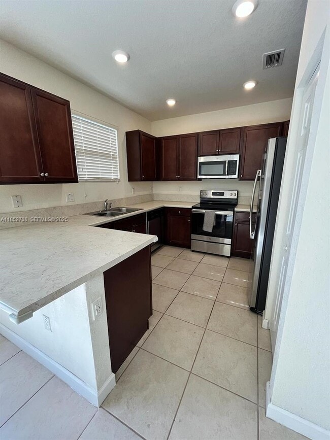 Building Photo - 159 SE 33rd Terrace