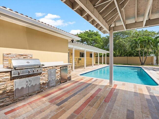 Foto del edificio - 2570 NE 209th Terrace