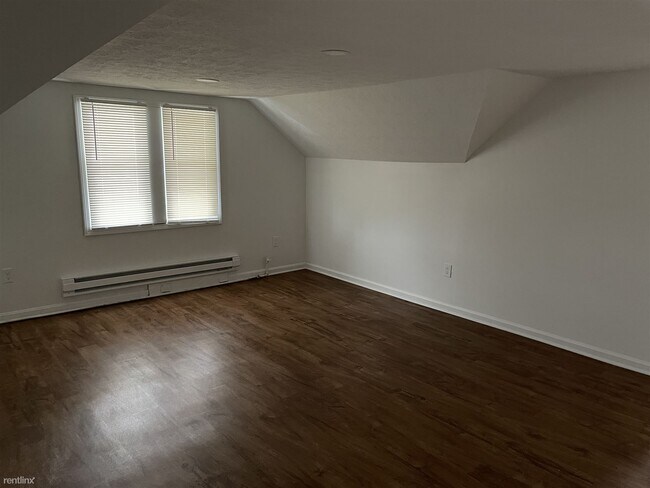 Foto del edificio - 1 br, 1 bath Triplex - 1868 Haldane Road 1...