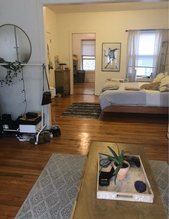 Foto del edificio - 2339 N Sacramento Ave
