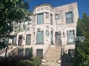Building Photo - 1114 E 62nd St