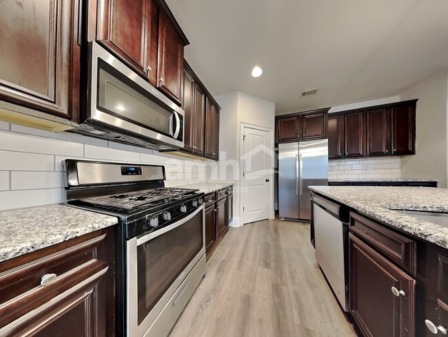 Foto del edificio - 255 Hinton Chase Pky