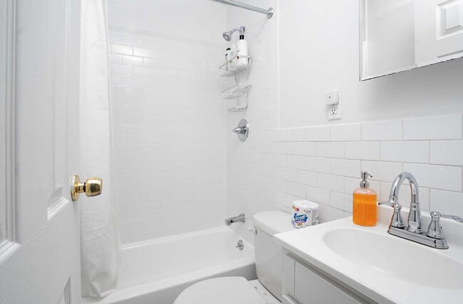 Building Photo - 5 Avenue A