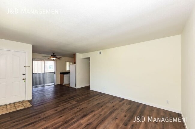 Building Photo - 521 Calle Montecito