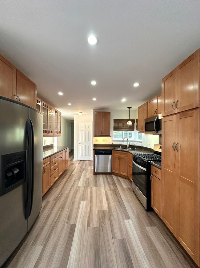 Building Photo - Updated Goleta Home Located in Desirable Santa Barbara Shores