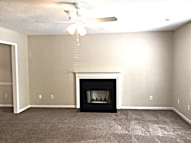 Foto del edificio - 6514 Highland Oak Dr