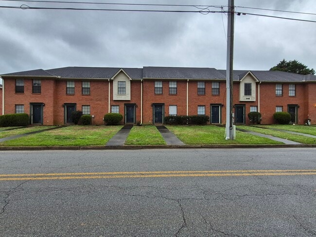 Building Photo - Brookline 32