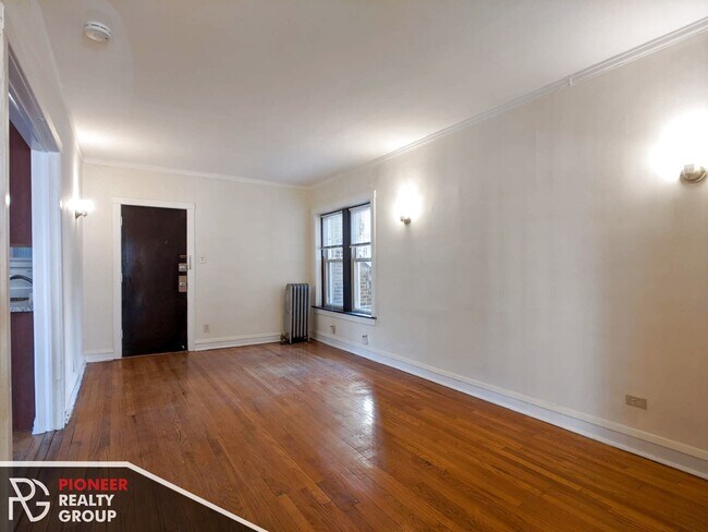 Foto del edificio - 4912 N Hoyne Ave