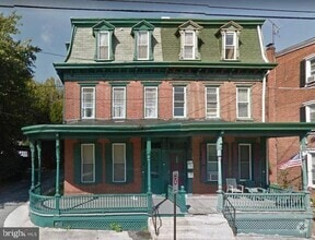 Building Photo - 310 S Market St