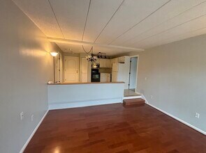 Building Photo - 160 Burkhall St