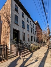 Building Photo - 283 Barrow St