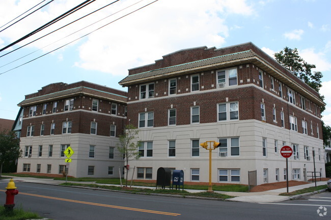 Building Photo - 119 West Wyoming