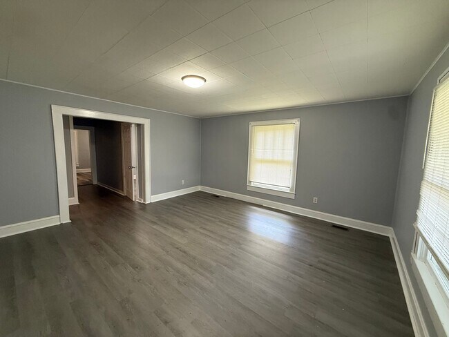 Foto del edificio - 1221 Wilson Ave SE