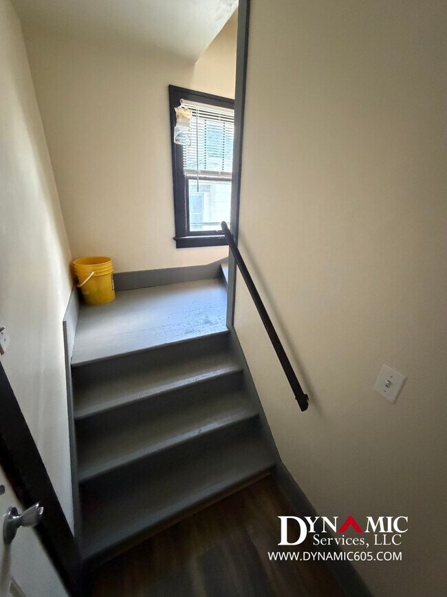 Foto del edificio - Upper Level 2 Bedroom, 1 Bathroom Duplex - Tenant Pays ALL Utilities