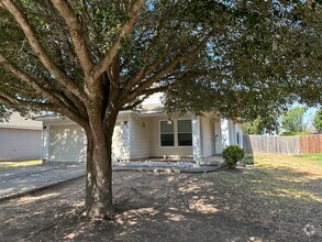 Building Photo - 115 Quail Hollow Dr