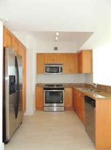 Building Photo - 1755 E Hallandale Beach Blvd