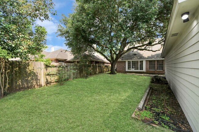 Foto del edificio - 7130 Glenwood Dr