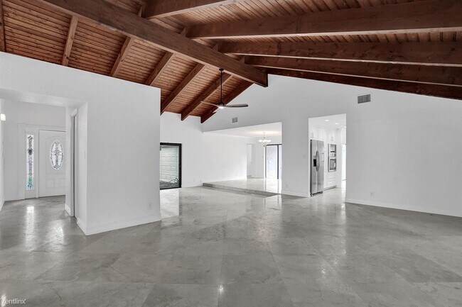 Building Photo - 4 br, 2.5 bath House - 115 NW 100th Ter