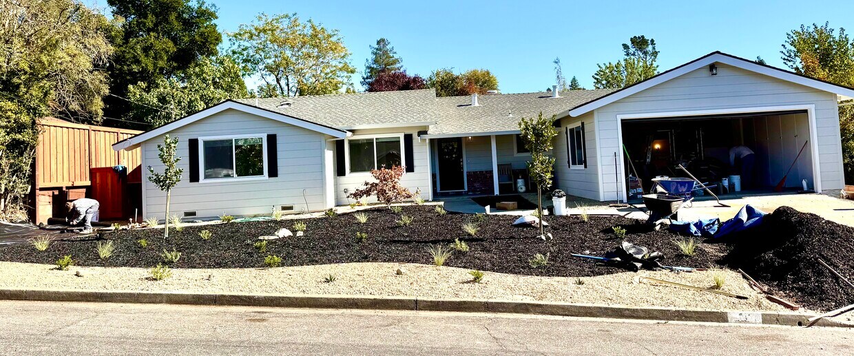 Foto principal - 5 Dickenson Dr